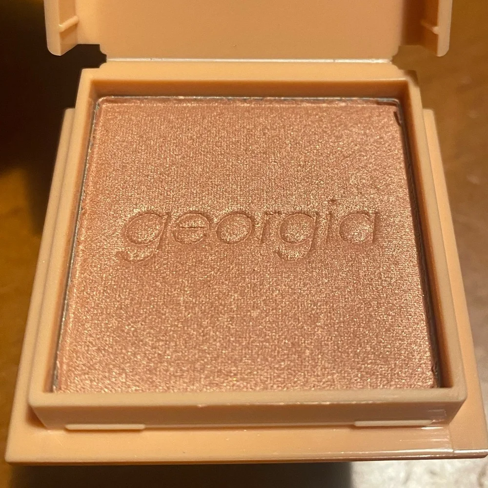 Benefit Georgia Golden Peach Blush